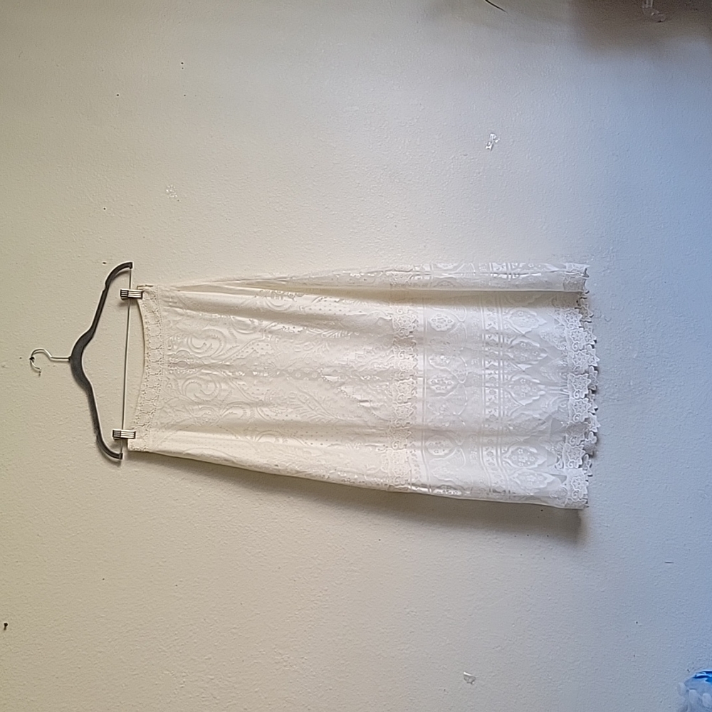 Elegant White Lace Maxi Skirt - Picture 7 of 16